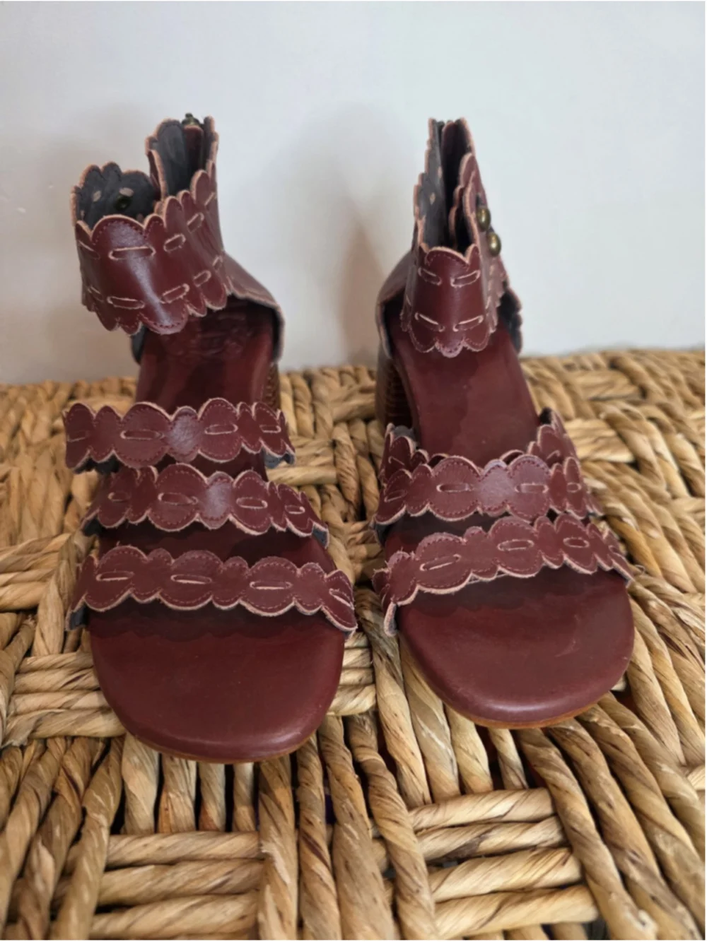 ELF Leather Burgundy Floral Scallop SeasidebBlock Heel Sandals Sz 8 Handmade